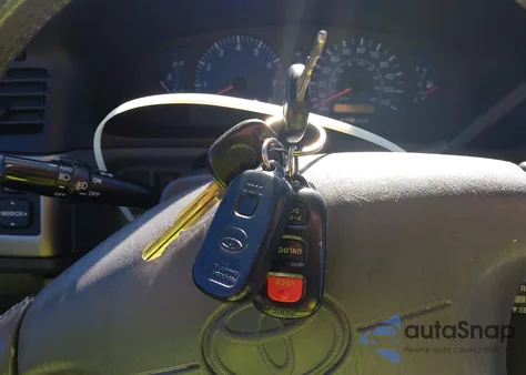 2002 Toyota Sienna Xle z USA, uszkodzony, nr VIN 4T3ZF13C02U453728